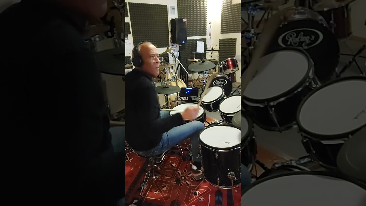 QUELLA CAREZZA DELLA SERA New Trolls Drumcover Mauro il batterista del Trasimeno