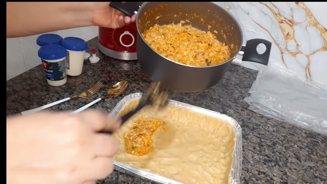 EMPADÃO DE FRANGO COM REQUEIJÃO 