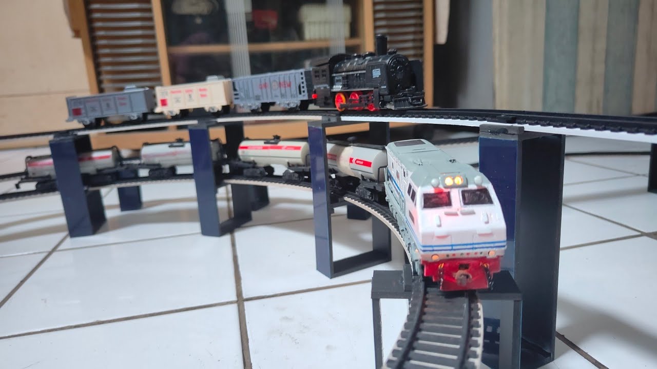 Drama Kejar²an Kereta Densha RC Android Sampai Nubruk