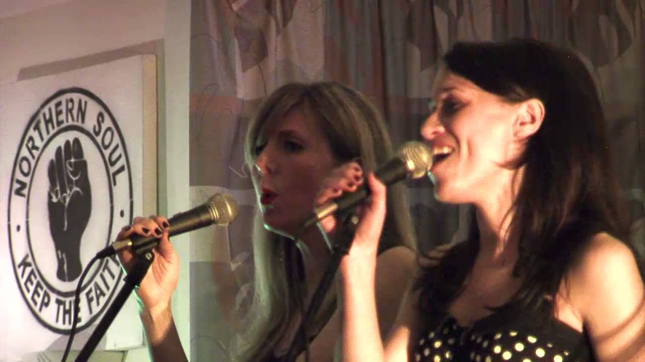 Northern Soul Band (The Motones) perform at Grapevine
