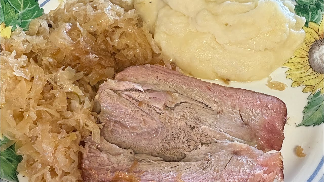 How to cook pork and sauerkraut