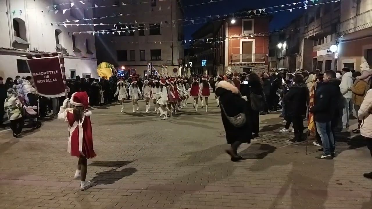 CABALGATA DE LOS REYES MAGOS EN NOVALLAS -ZARAGOZA ACOMPAÑADOS DE LAS majorettes  de novallas 5-1-26