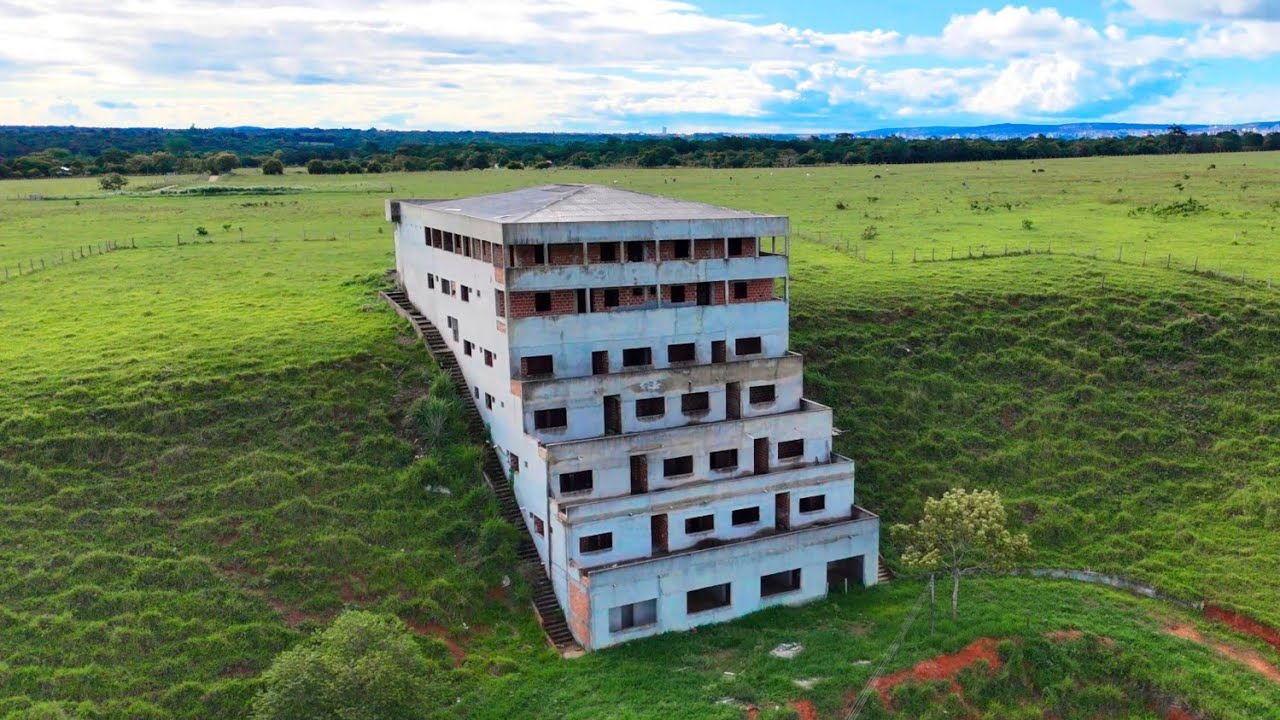 GRANDE CONSTRUÇÃO EM UMA BELA PAISAGEM EM VITÓRIA DA CONQUISTA-BA