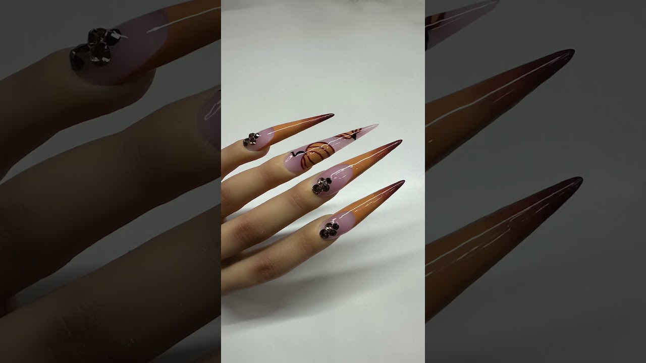 Pumpkin spice and everything nice 🍁#NailTrends2025 #NailContentCreator #NailsOnPoint #jamnailedit