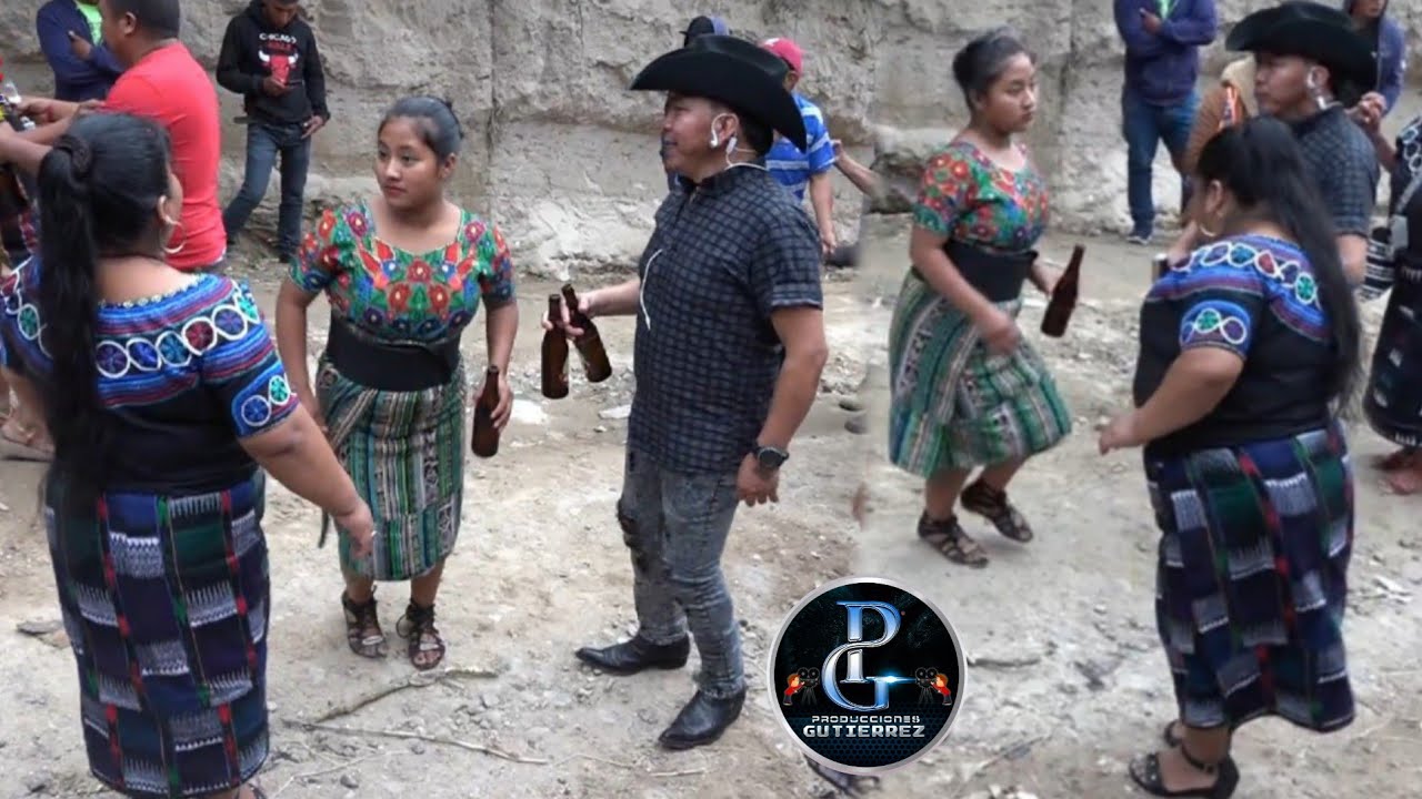 Woww como baile las muñecas de colonia los angeles joyabaj en rio chiquito con xoyita musical 2,021