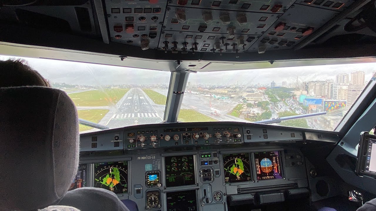AIRBUS A320 LANDING AT CONGONHAS AIRPORT(SBSP) Light Rain