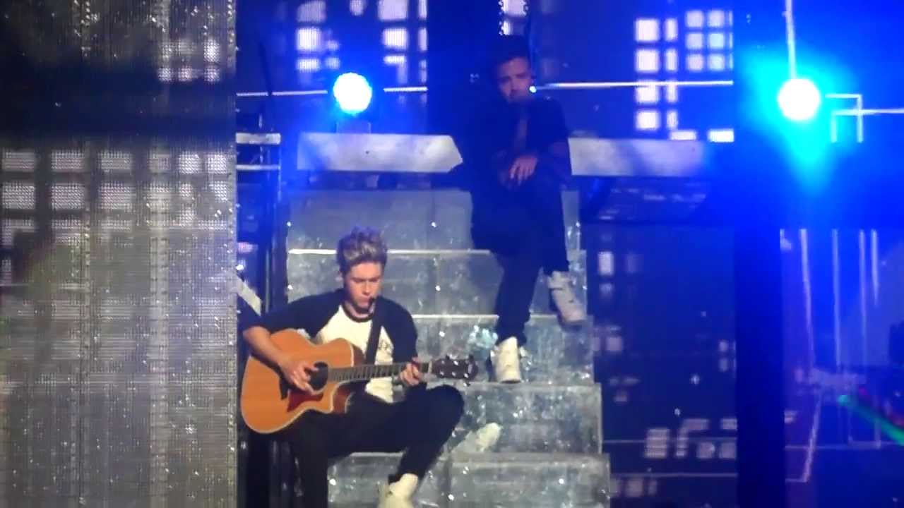 One Direction - Little Things (Perth 28.9.13)