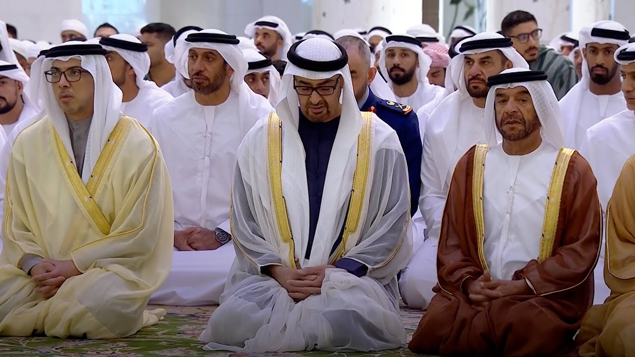 في جامع الشيخ زايد بأبوظبي   رئيس الدولة يؤدي صلاة عيد الأضحى