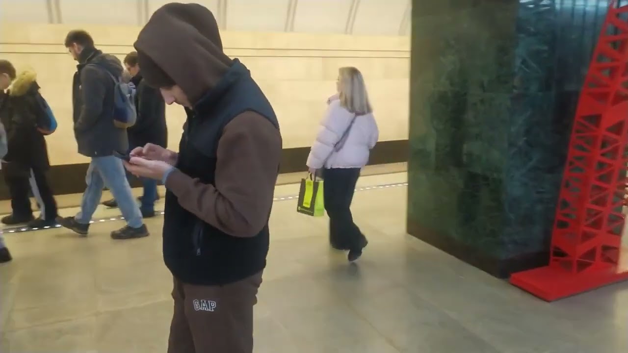 Metro Moscow, Trubnaya station, Light Green Line - interior view, arrival and departure of the train