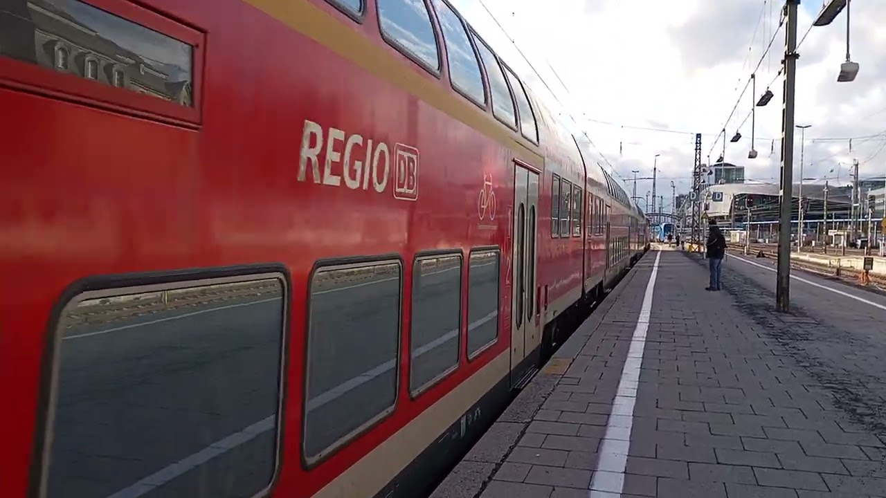 Einfahrt 111 132-7 von der Abstellung in München Hbf 