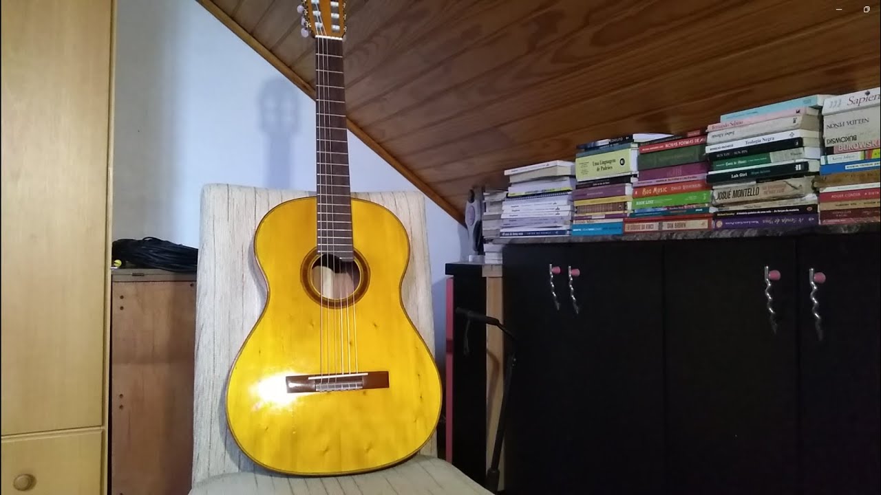 Violão com tampo de araucária
