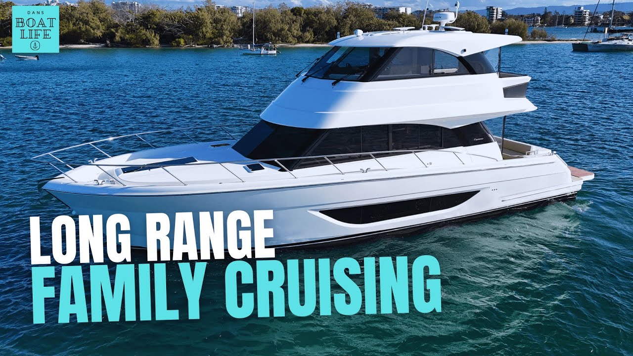 Прочная и удобная для жизни яхта Maritimo M50 с закрытым флайбриджем