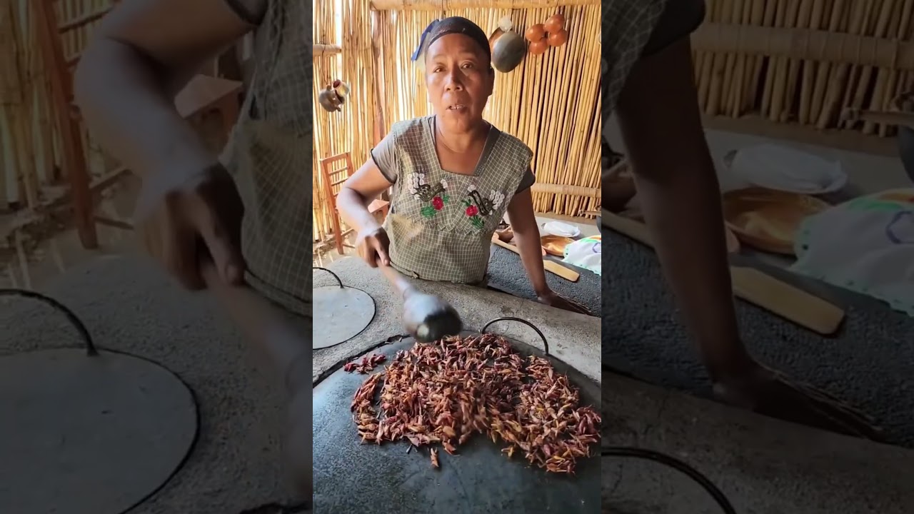 #chapulines #asados #salylimon #foodie #cooking #reels #food #video #shortvideo #fyp #recipe #mexico