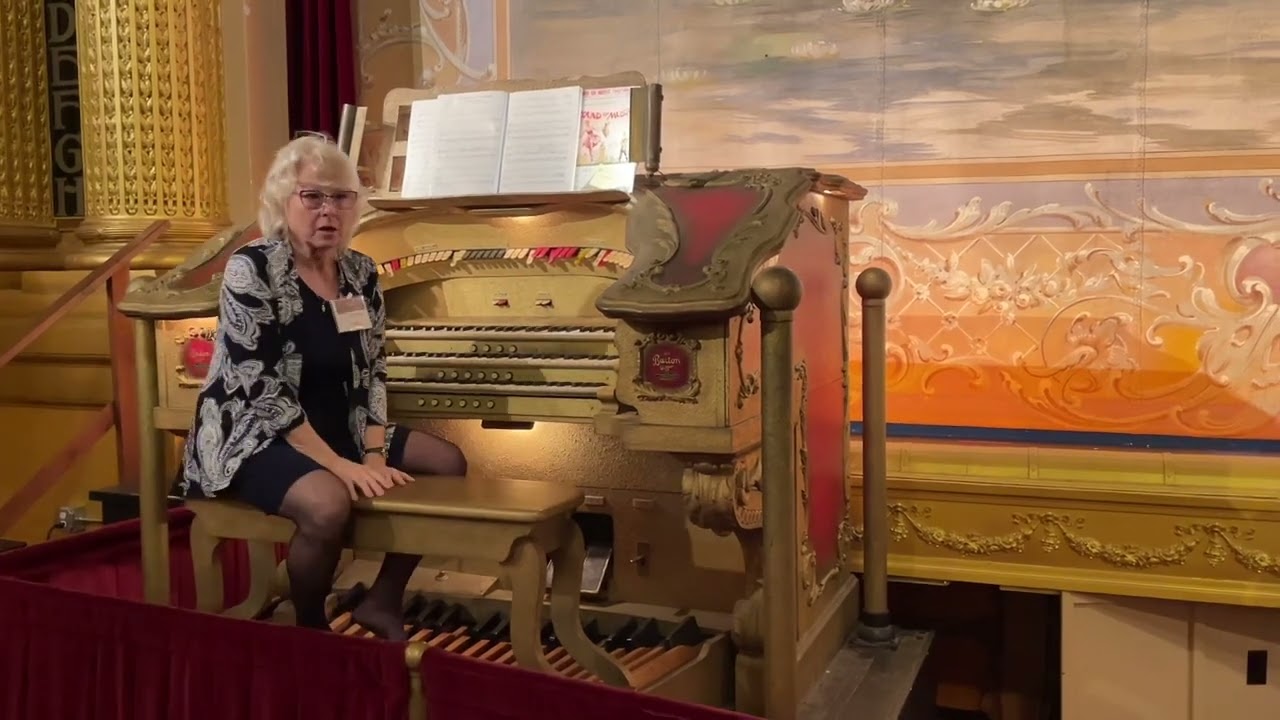 AL. Ringling Theater - Organ