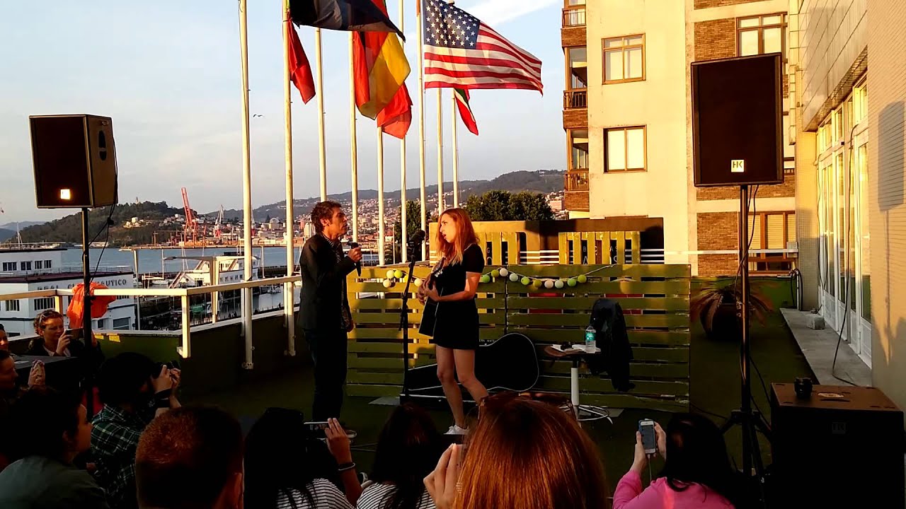 Zahara e Ivan Ferreiro - Diecinueve (Maga) Live the roof, Vigo. 02/07/15.