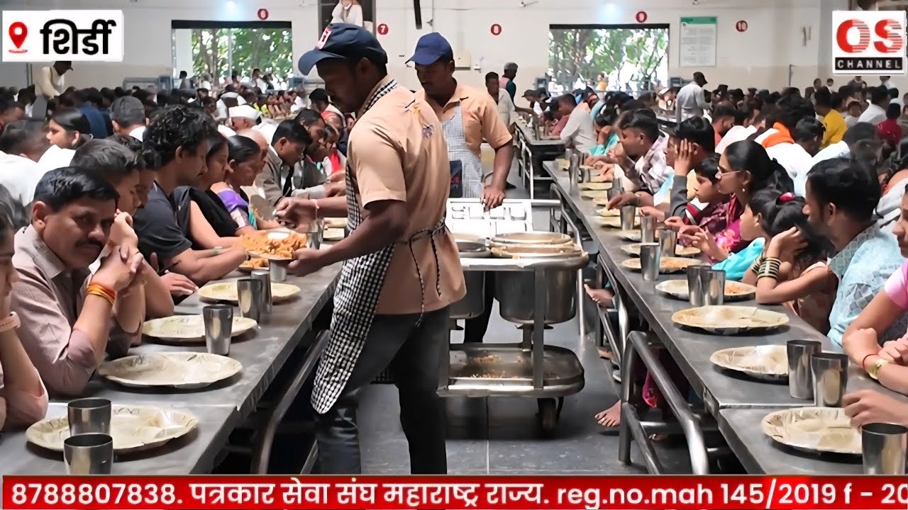 महाशिवराञी निमित्त श्री साईप्रसादालयात घेतला  हजारो भाविकांना शाबुदाणा खिचडीचा महाप्रसाद..!!