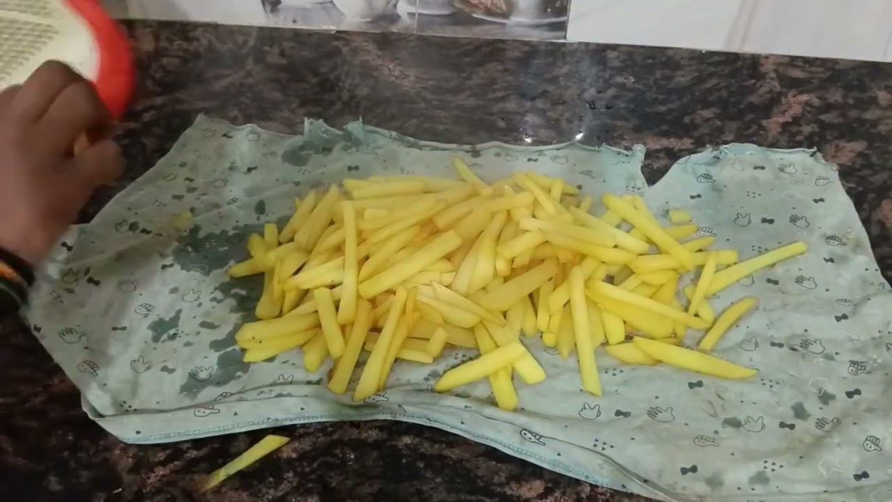 आलू से बने फ्रेंच फ्राइज चिप्स जैसे एकदम कुरकुरा टेस्टी