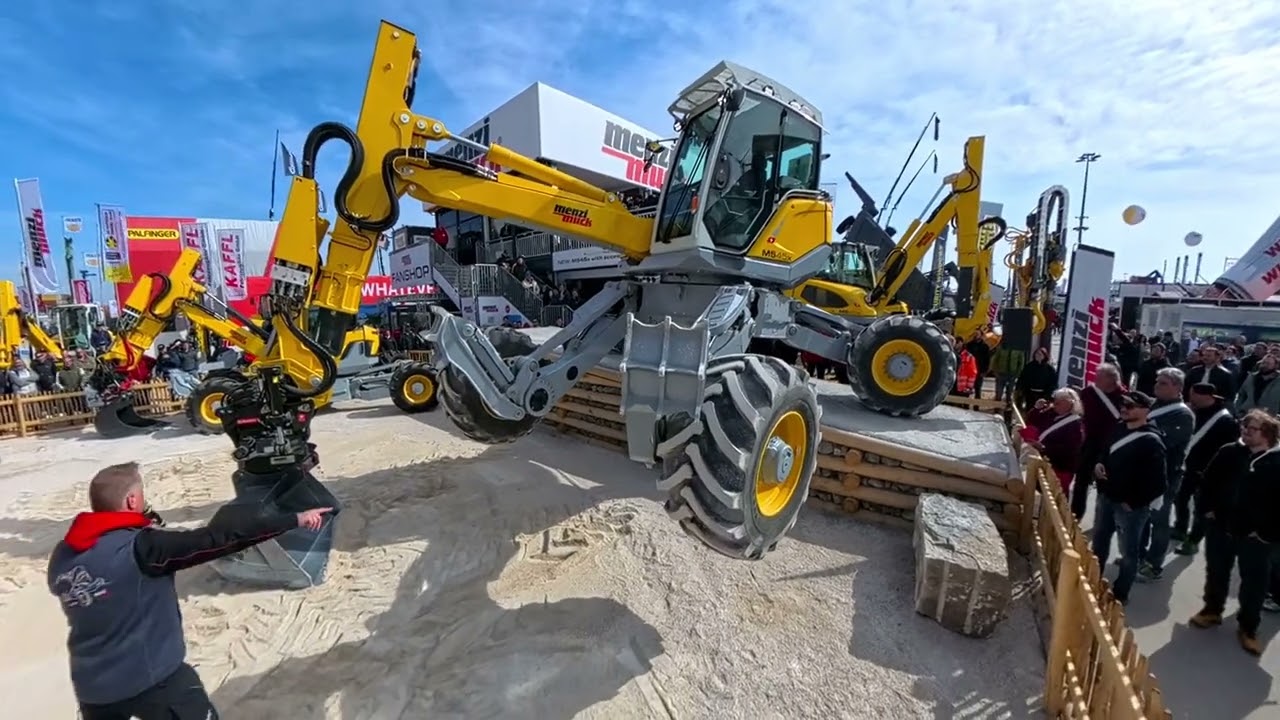 Шагающий экскаватор Menzi Muck m545x! Выставка Bauma 2025, Германия!