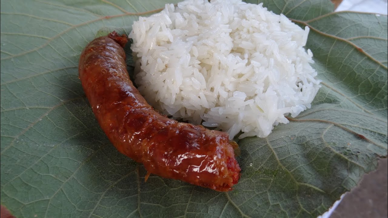 ใส้อั่ว แคปหมู เชียงตุง Kengtung local food