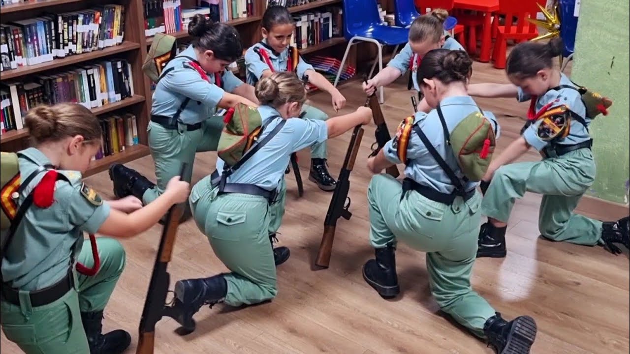 Legión Española. Escuadra de Gastadoras Legionarias del Cristo Mena del Colegio el Divino Pastor