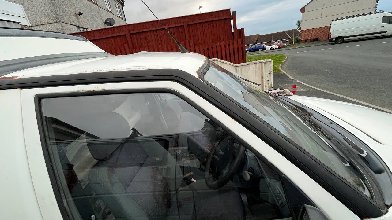 Barn Find VW Caddy pickup mk2 1998 missing trim replaced !!