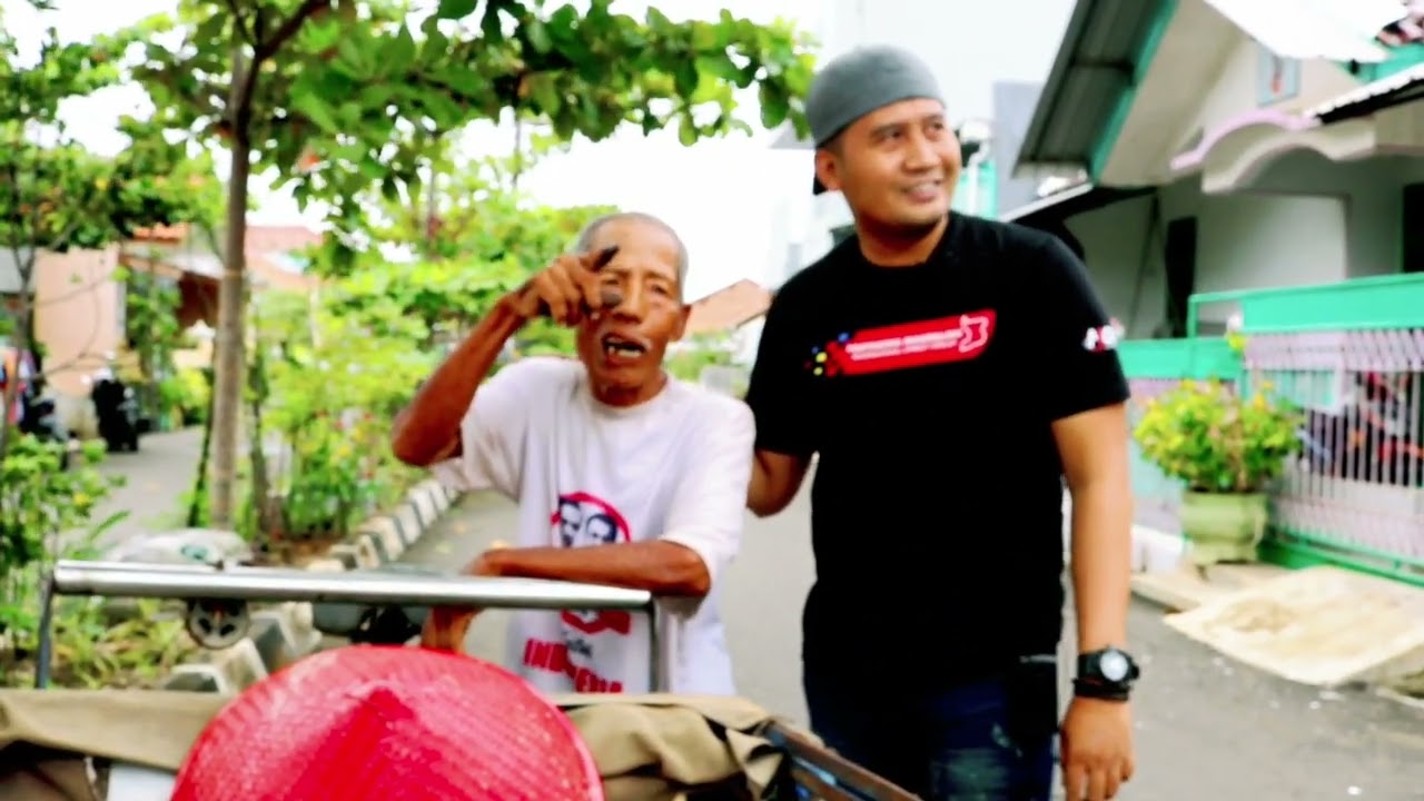 BAPAK INI KAGET SAAT DIBERI REJEKI TAK TERDUGA - SAHABAT BERBAGI