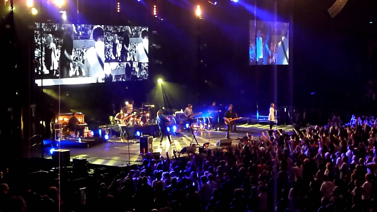 We are living to make Your Name High - Hillsong