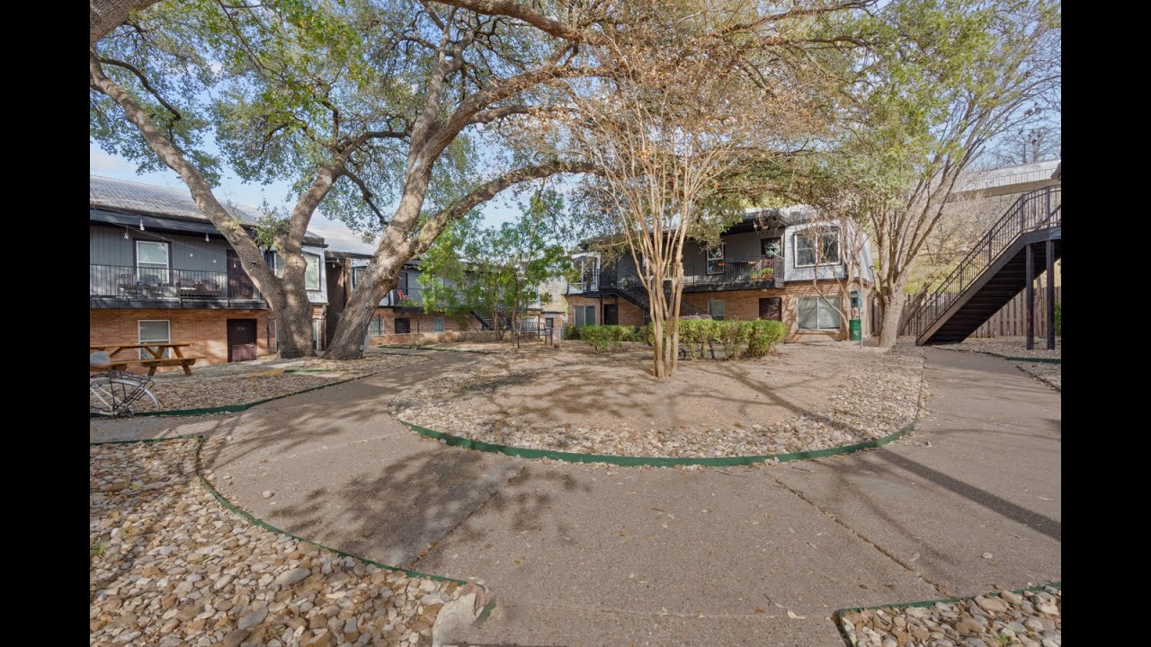 Live in the Heart of South Congress
