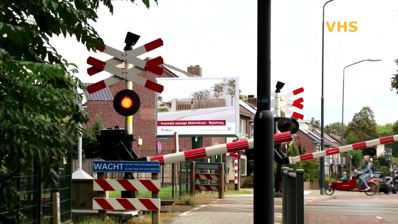 VHS  Drie Drukke Overwegen