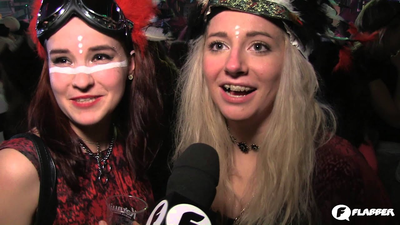 Buitenbeeld - Carnavalsfeest in Roest (Amsterdam) - Flabber.nl