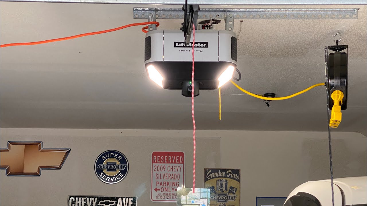 LiftMaster 84505R DC Belt Drive With Integrated Camera