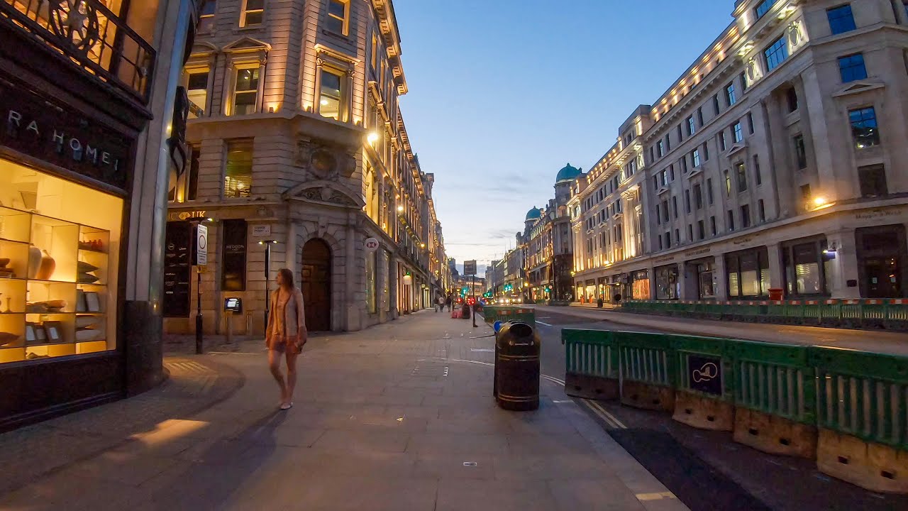 Walking in London: Regent Street at Dusk [4K Binaural ASMR]