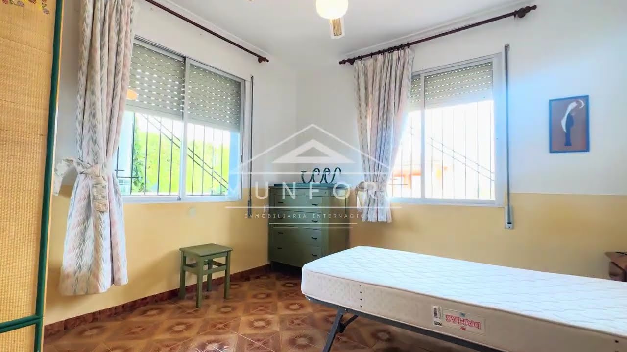 Selling VILLA in EL CARMOLI with 4 BEDROOMS, PRIVATE GARAGE on PLOT of 400㎡| REF: DH290