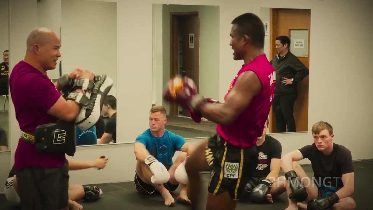 3HMONGTV | Buakaw Banchamek, Thai world champion kickboxer, visits Kou Lee's Warman Muay Thai gym.