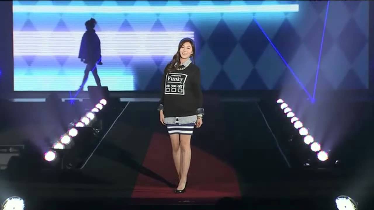130928 Girls Award 2013 AUTUMN/WINTER Apink