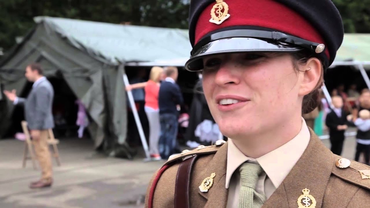 Medics Receive Op Herrick Medals in Germany 21.06.14