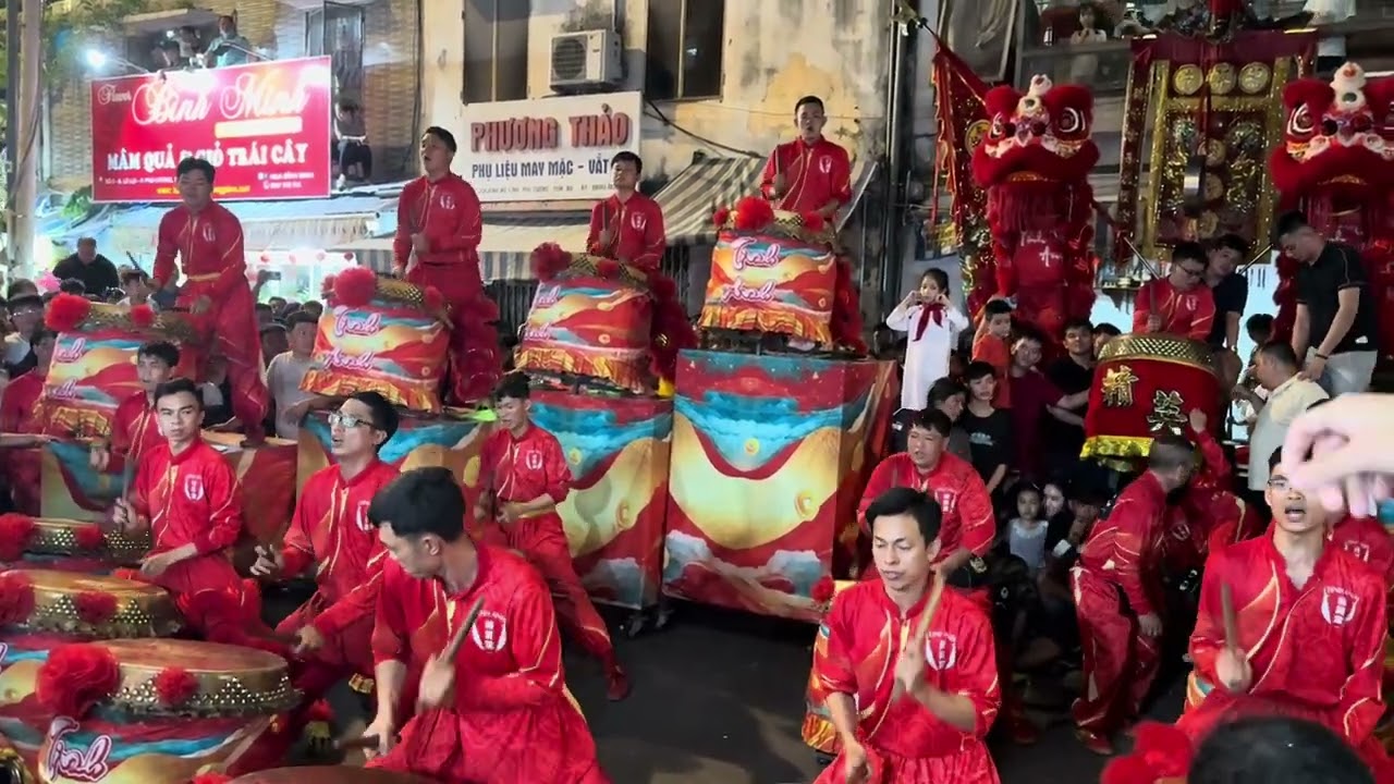 LSR Tinh Anh Đường múa trống trận tại trái cây loan bình dương