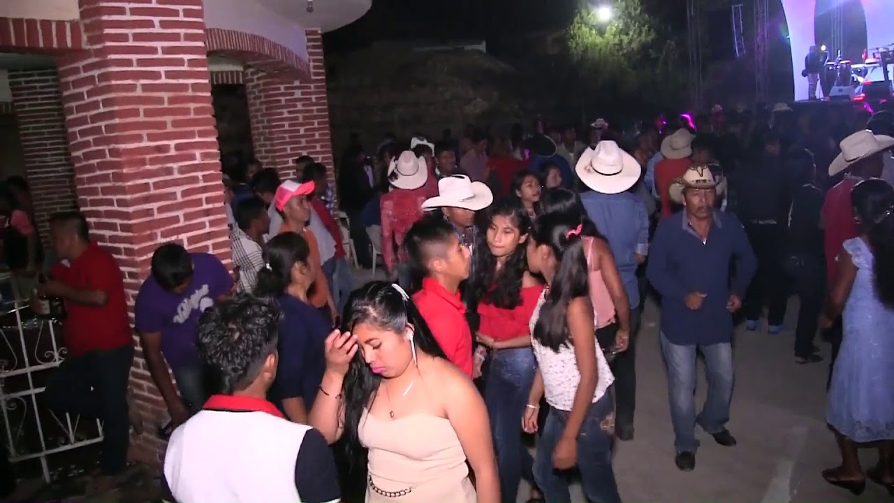 Así se bailan las chilenas Mixtecas con El Único Guerrero Baile de Año Nuevo en Tlaxca. Gro. VOL. 2