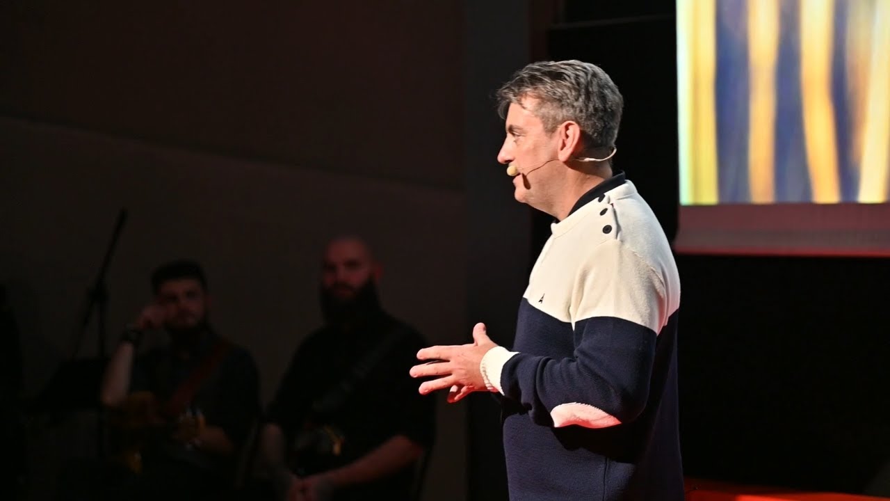 Une bouteille en plastique : quel destin, quelle destination ? | Nicolas MOUFFLET | TEDxPoitiers