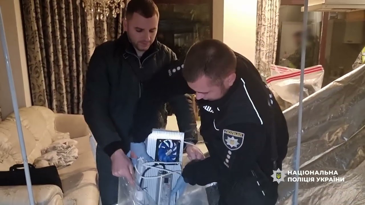В Одесі поліцейські затримали наркоділка та попередили продаж великої партії кокаїну