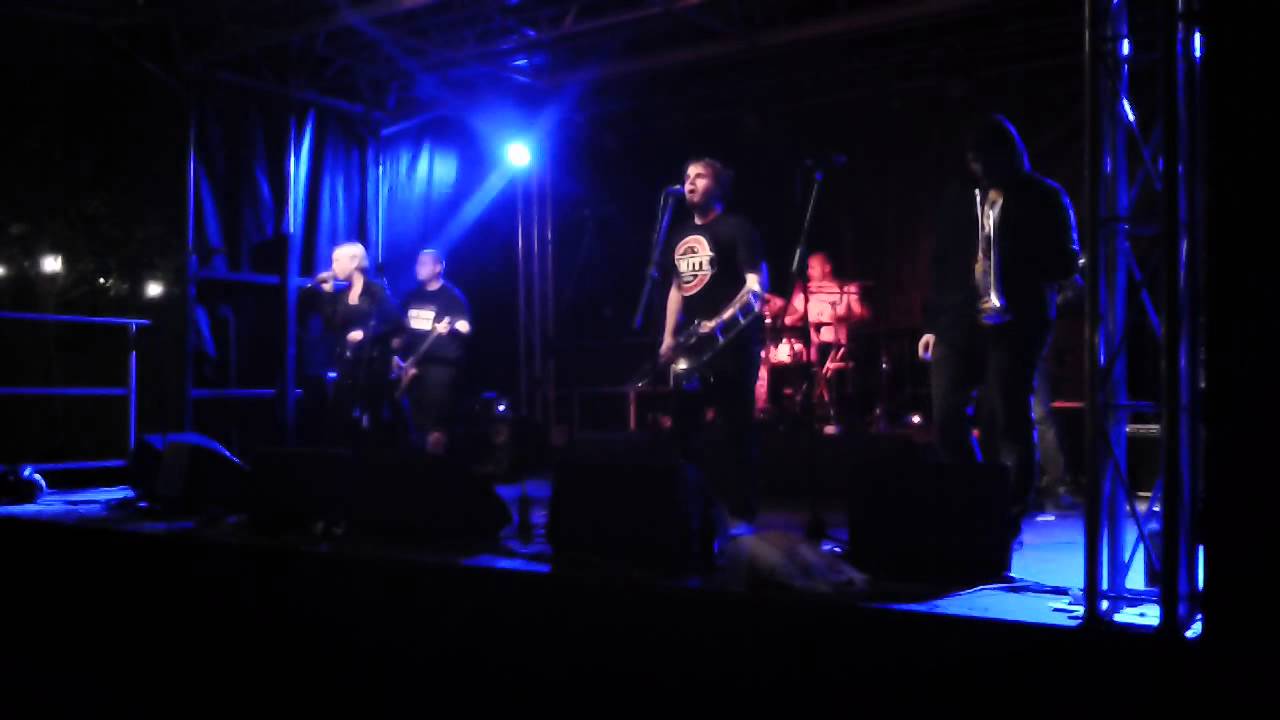 Discoballs (Female fronted Ska Surf Prag) Million voices Live @ Ska Night Schmalkalden 2014