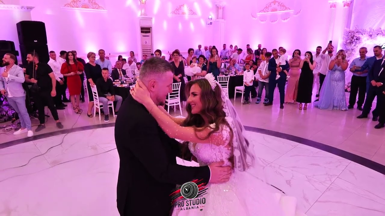 Martesa Elvis & Anxhelina  Lala Hyrja e Çiftit Veranda Tironës
