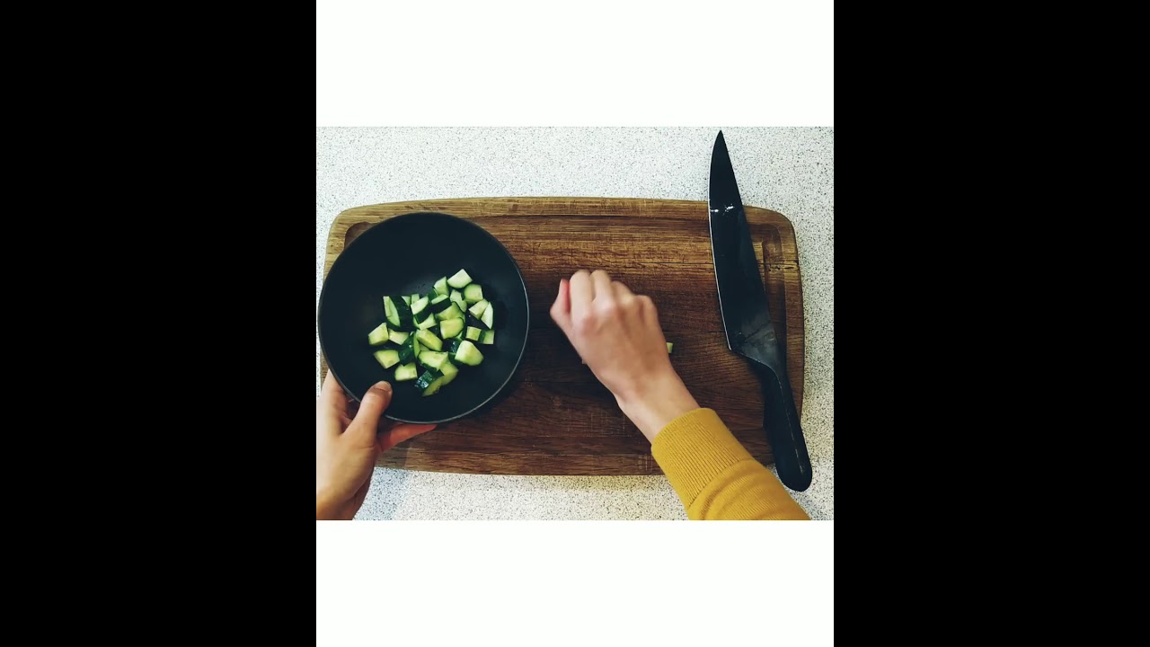 Healthy Fast Food: Greek Salad & Steak Pita