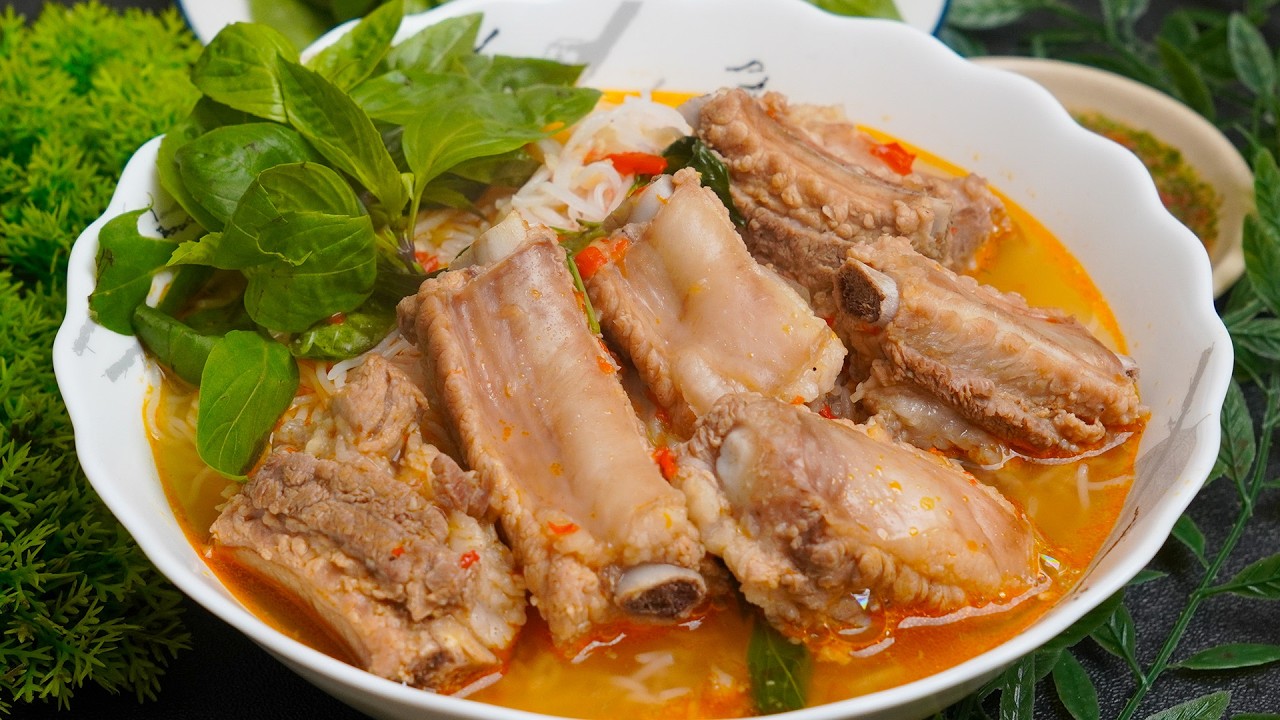 MÓN NGON NGÀY CHÁN CƠM – BÚN SƯỜN CAY & MÌ VỊT TIỀM ĐẬM VỊ, ĂN LÀ MÊ | Bếp Nhà Giang