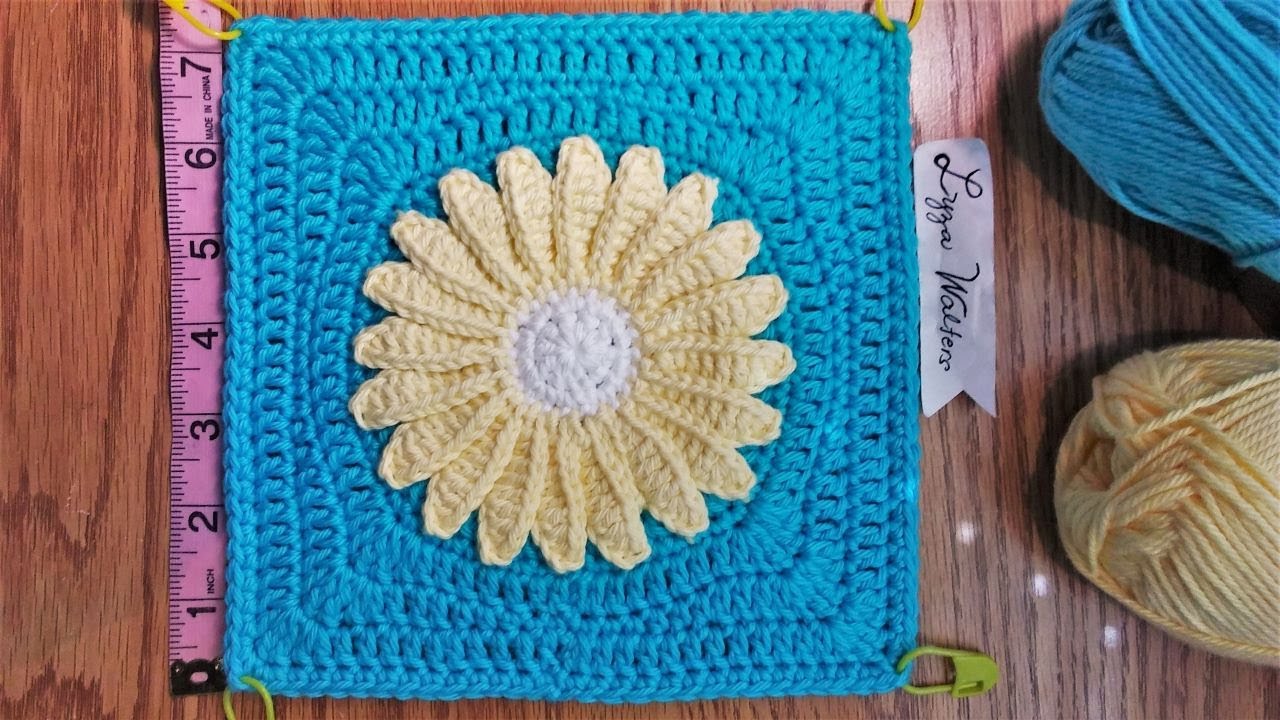 Crochet Daisy Flower In The Solid Square | Easy Pattern | Idea for bed & throw pillow cover