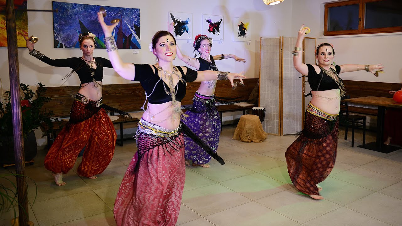 Isizwana - FCBD® Style „Send Your Love“ (4K)