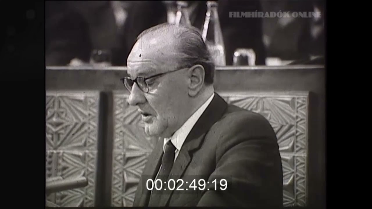 1975 - K&aacute;d&aacute;r J&aacute;nos az MSZMP XI. kongresszus&aacute;n (r&eacute;szlet) - J&aacute;nos K&aacute;d&aacute;r on the XI. Congress of MSZMP