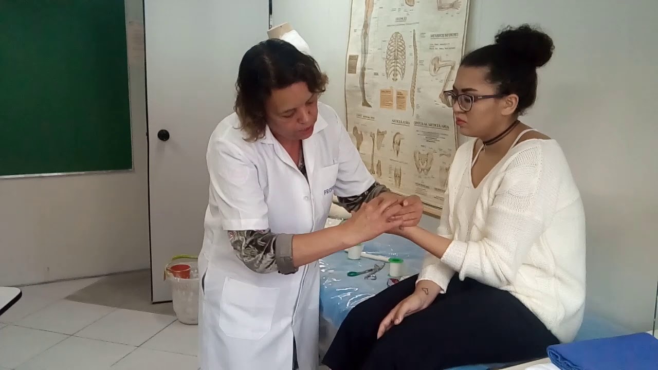 Uma das Técnica para colocar um tala no polegar