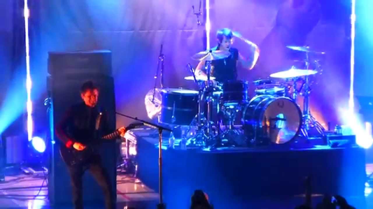 Muse - Futurism (Live @ Newport Centre, 19/03/2015)