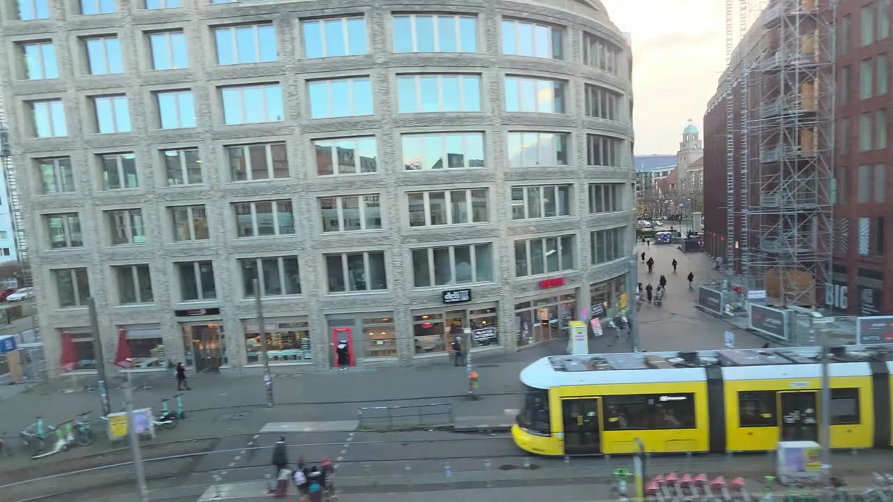 Berlin Friedrichstraße - Berlin Alexanderplatz #travel #bahn #train #bahnhof #germany #deutschland
